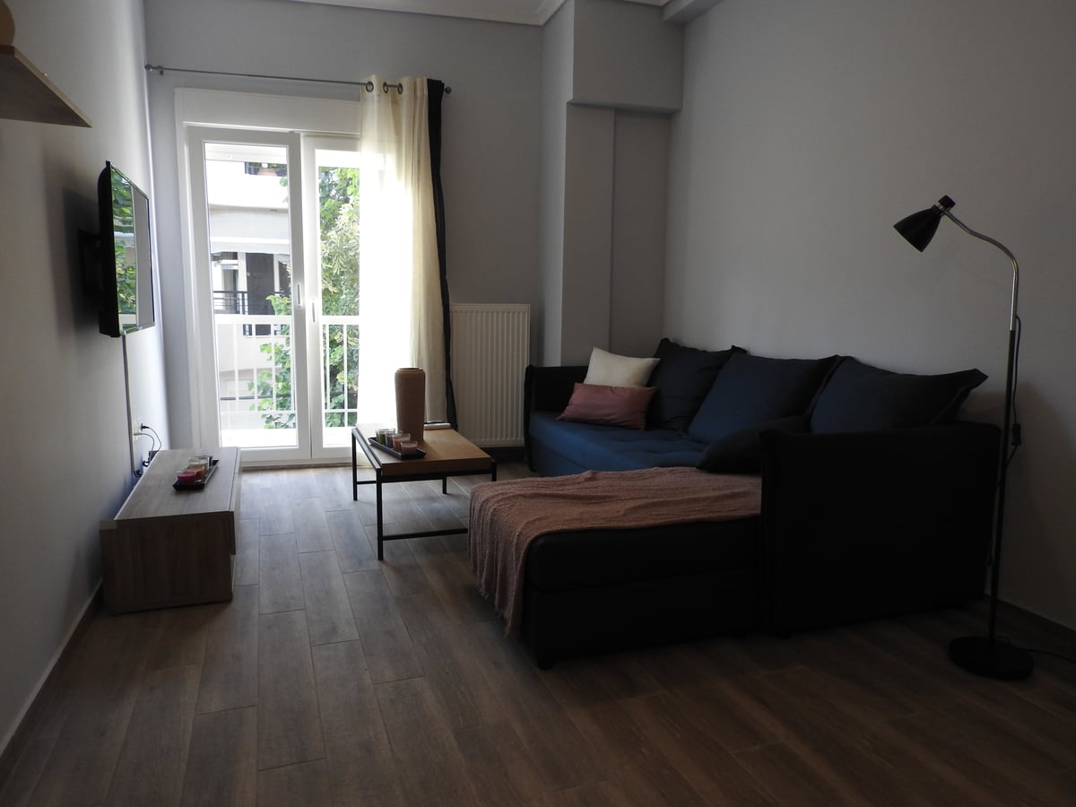 Spacious 4-bedroom Litochorou apartment perfect for Erasmus students in Thessaloniki city center
